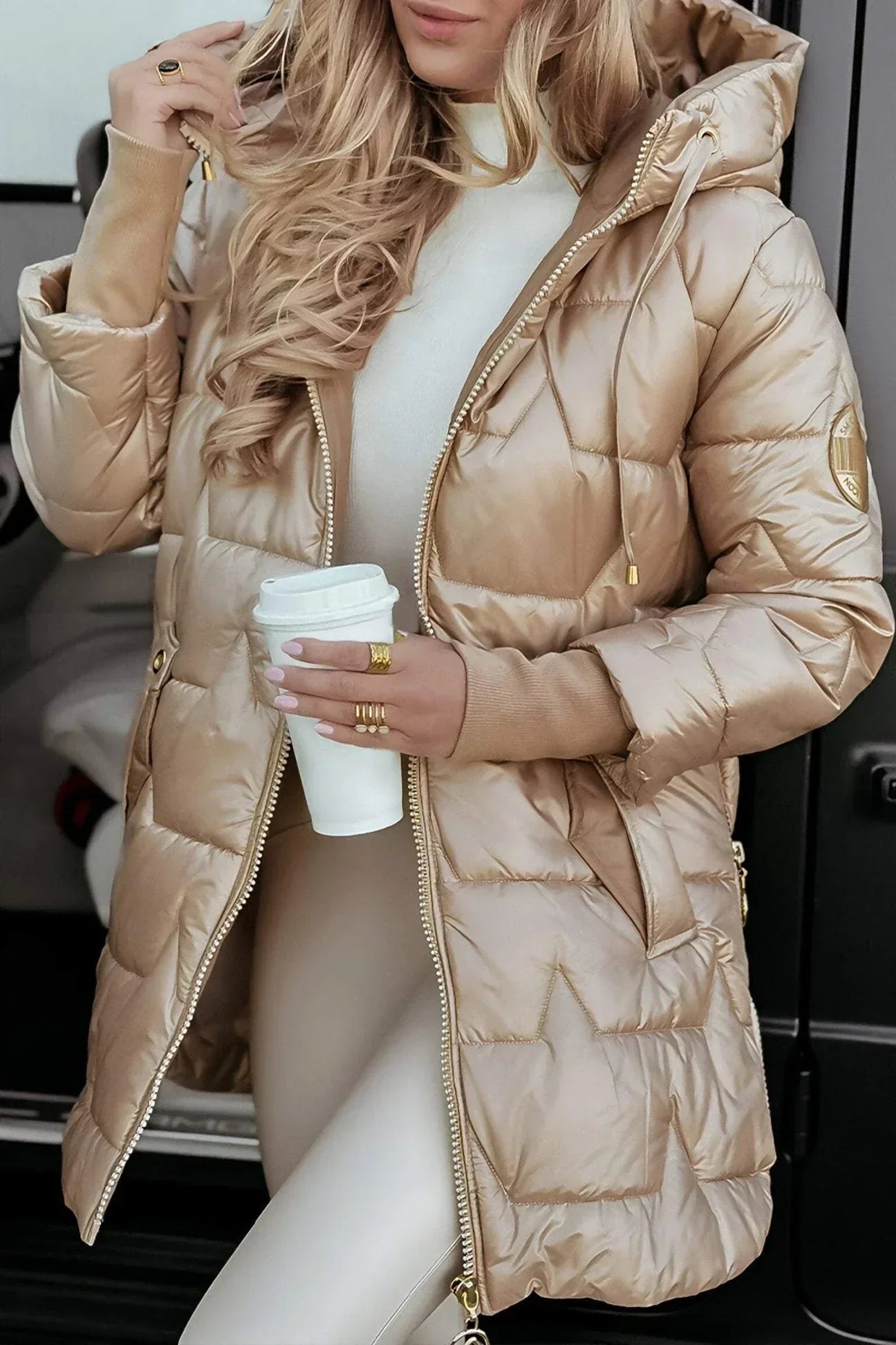 Nora - Elegante cappotto invernale con cappuccio e imbottitura